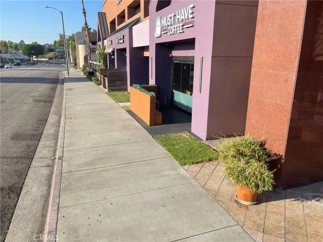 Street Parking Southbound
