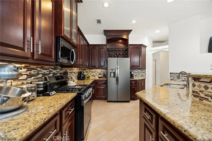 29137 Peridot, Menifee, California 92584 — photo 5