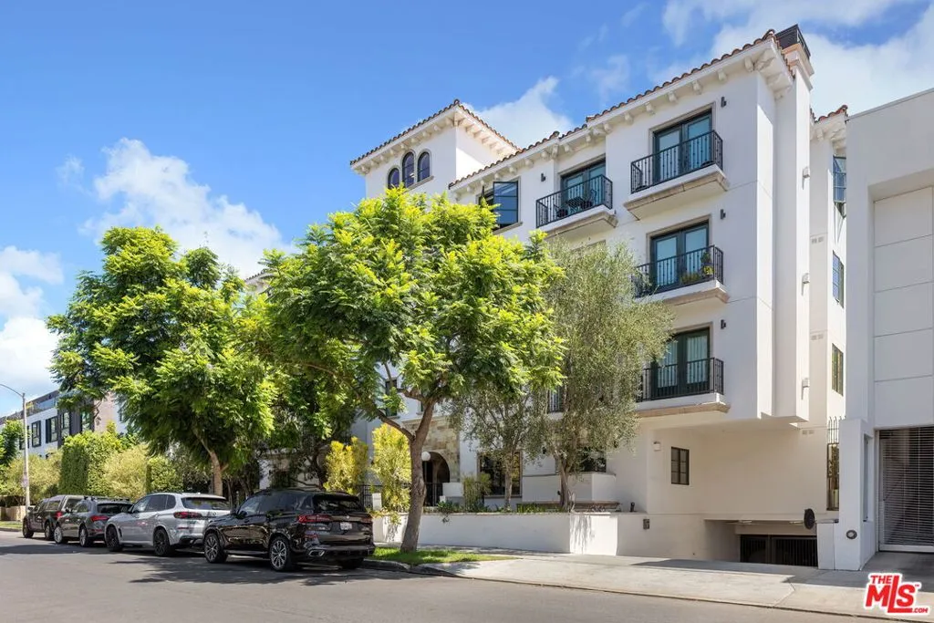 718 N Croft Avenue 102, Los Angeles, California 90069 — photo 5