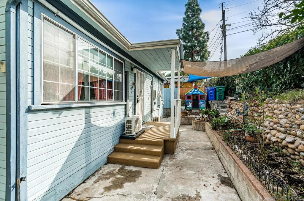 2559 Tuberose St
