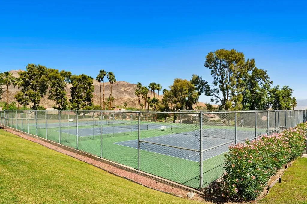 48680desertflowerdr-26