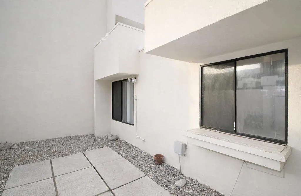 48680desertflowerdr-12