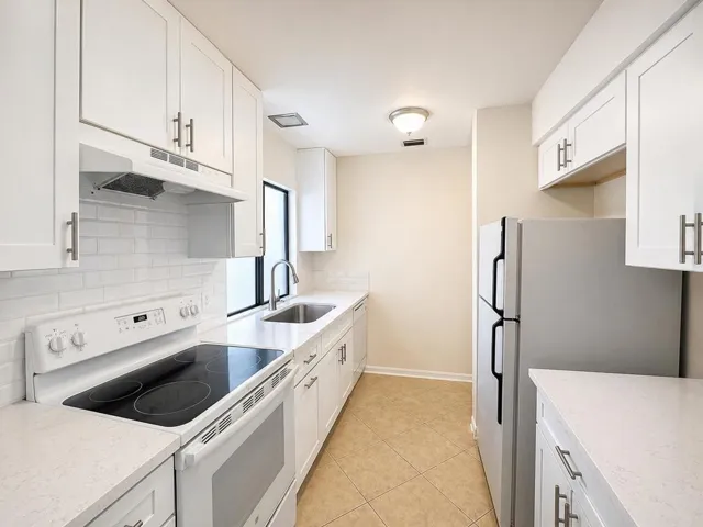 48680desertflowerdr-1