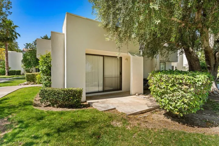 48680desertflowerdr-24