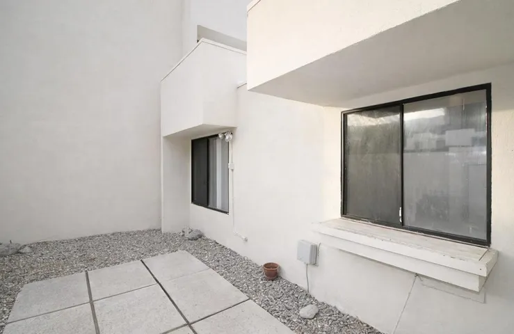 48680desertflowerdr-12