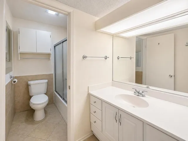 48680desertflowerdr-2