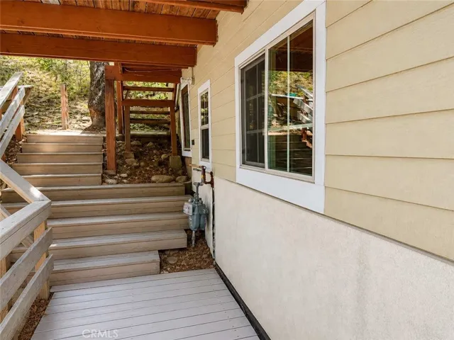 30975 Knob Hill Circle, Running Springs, California 92382 — photo 4
