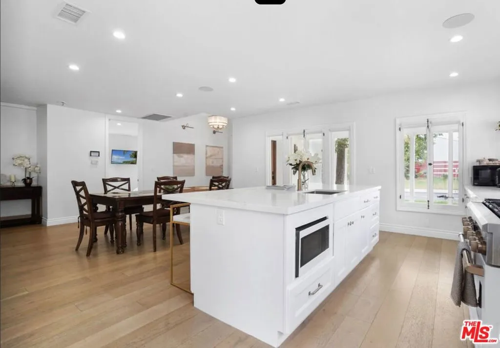 140 S Gardner Street, Los Angeles, California 90036 — photo 5