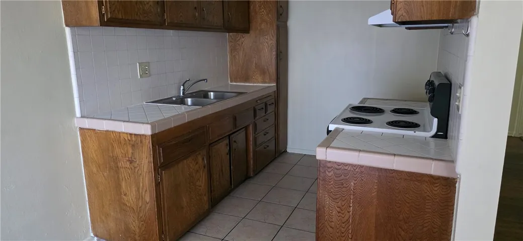 2300 Mountain Avenue N 03, San Bernardino, California 92404 — photo 4