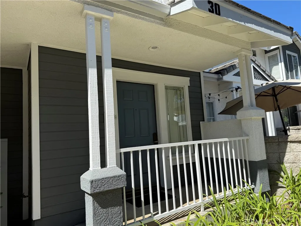 30 Carlsbad Ln