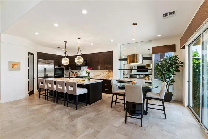 11-Dining to Kitchen