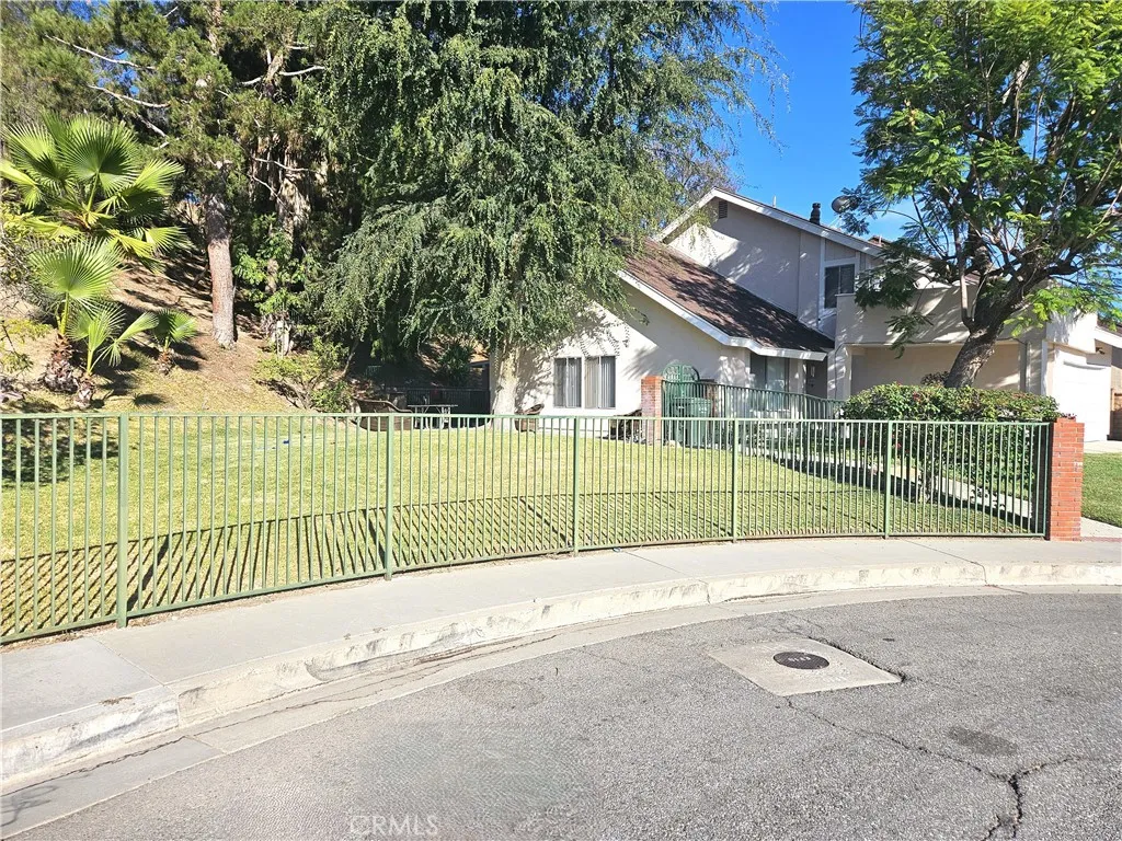 2322 S Lynn Ct