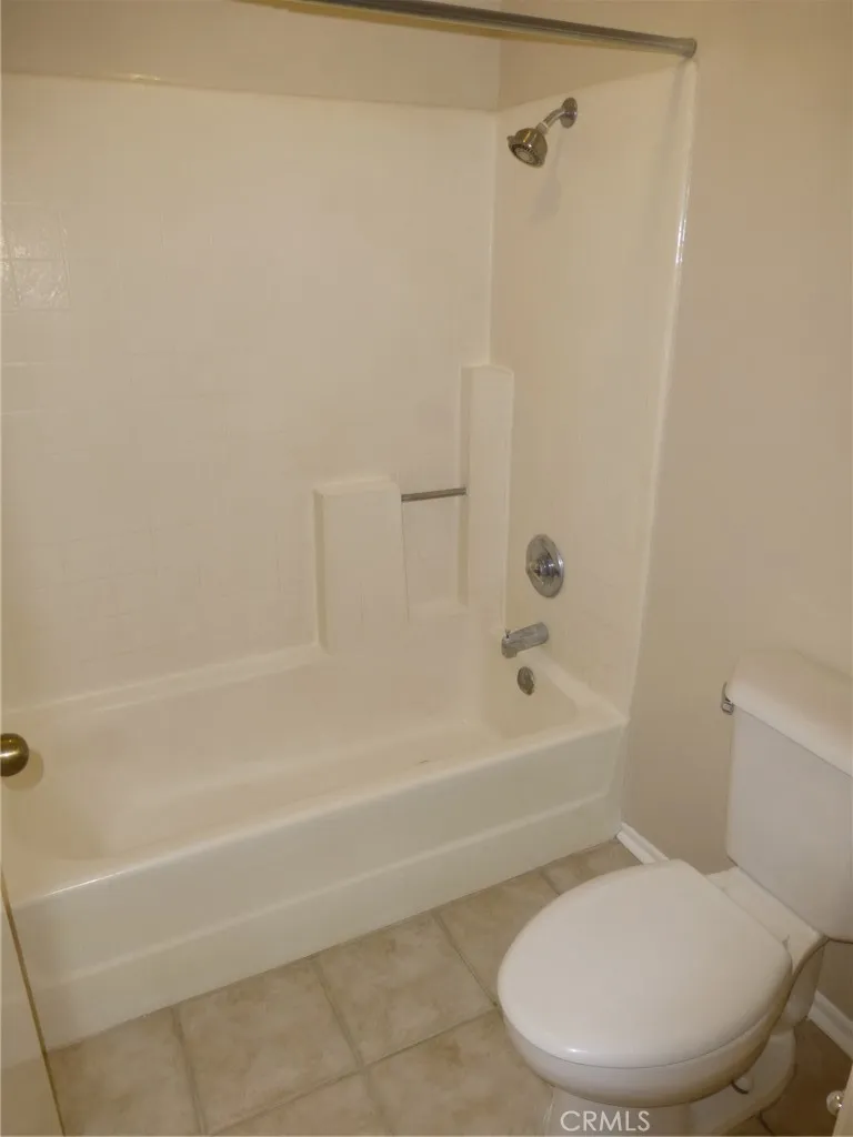Primary tub/shower