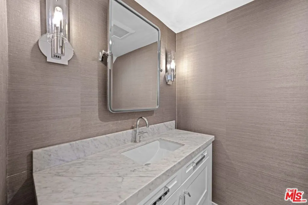 8611 Burton Way 15, Los Angeles, California 90048 — photo 5