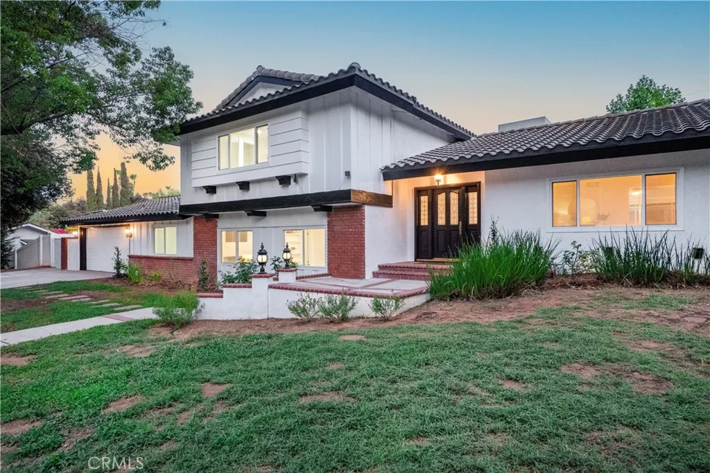 2350 Shadow Hill Drive, Riverside, California 92506 — photo 4