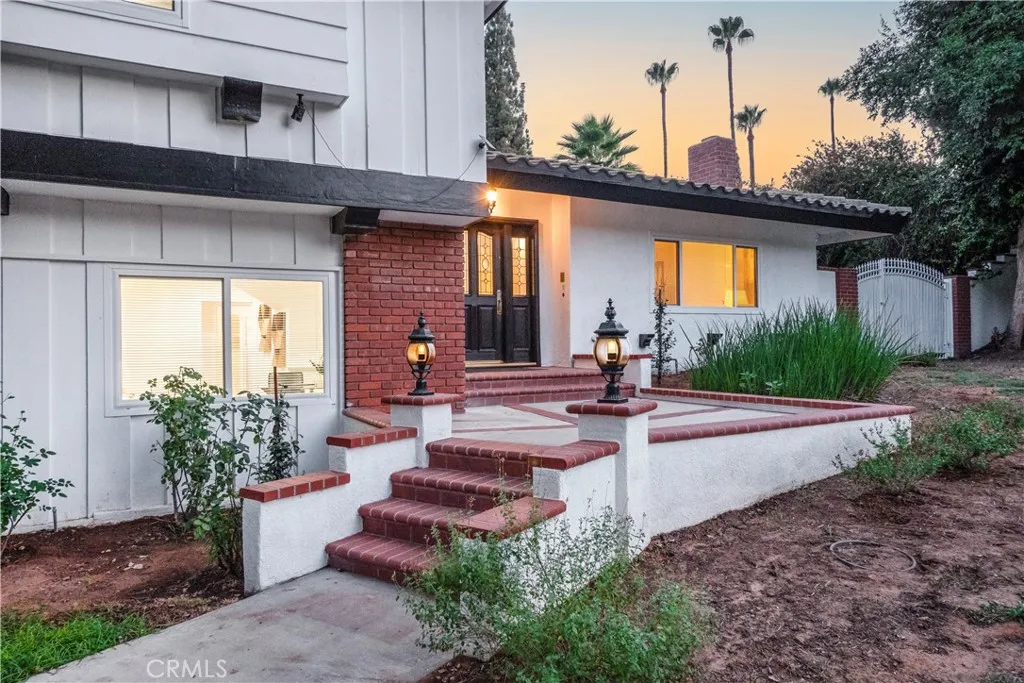 2350 Shadow Hill Drive, Riverside, California 92506 — photo 5