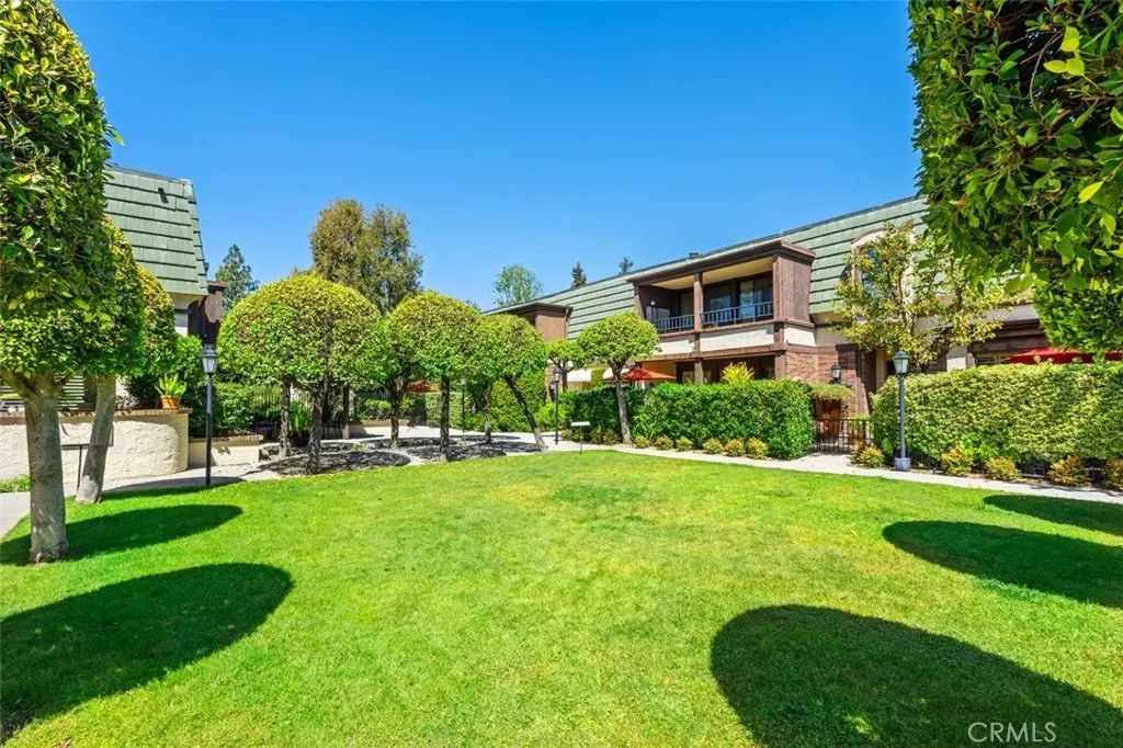 885 S Orange Grove 2