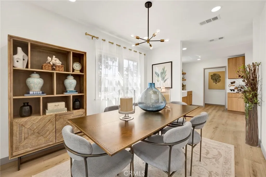 861 Grant, Glendale, California 91202 — photo 4