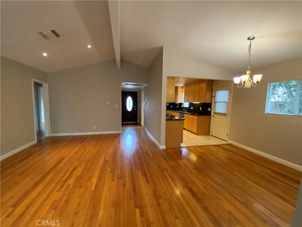 High ceiling open living rm & dinning rm