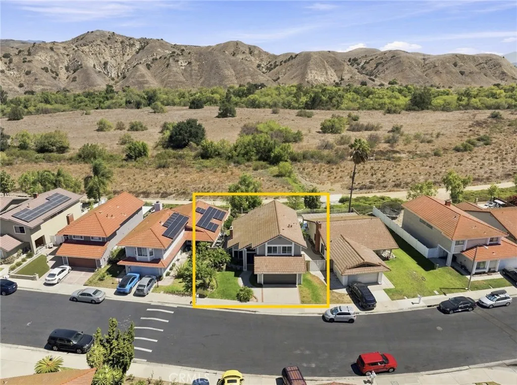 Welcome to this beautiful two-story home located in the highly desirable, guard-gated Green River community of Corona, offering breathtaking mountain and hillside views. Welcome to this beautiful two-story home located in the highly desirable, guard-gated Green River community of Corona, offering breathtaking mountain and hillside views.