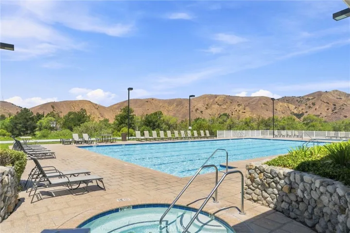 Green River’s extensive resort-style amenities, including a Junior Olympic swimming pool and spa overlooking the surrounding hills