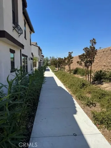 16100 Lumia, Fontana, California 92336 — photo 5