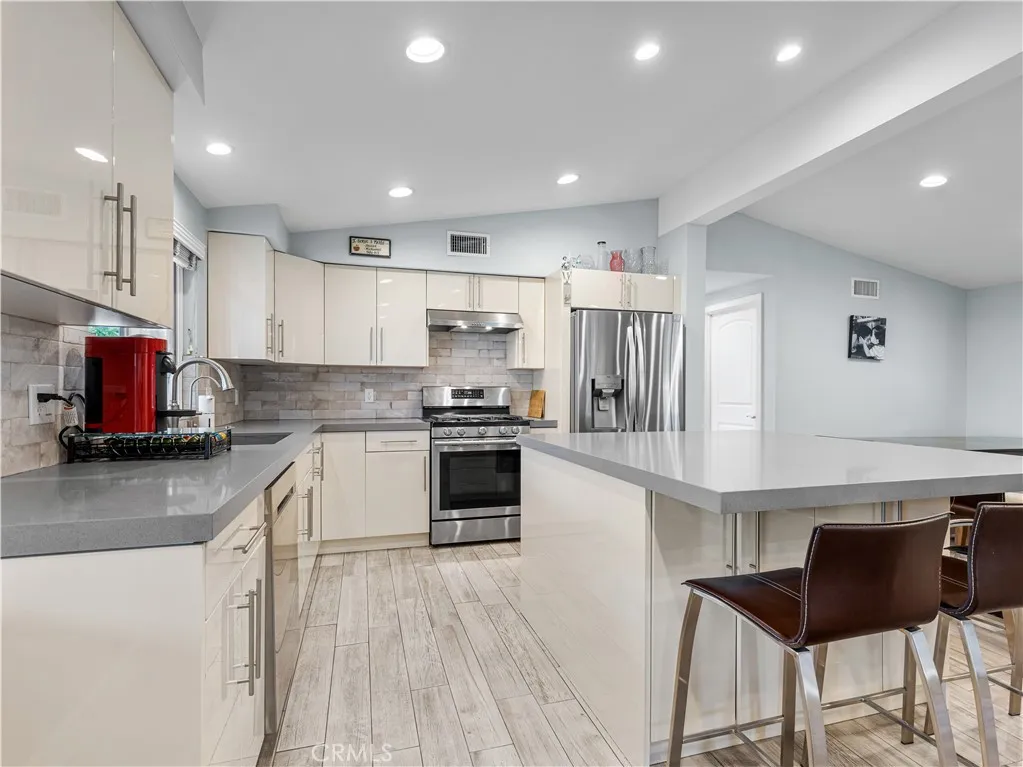 8811 Canoga 417, Canoga Park, California 91304 — photo 4