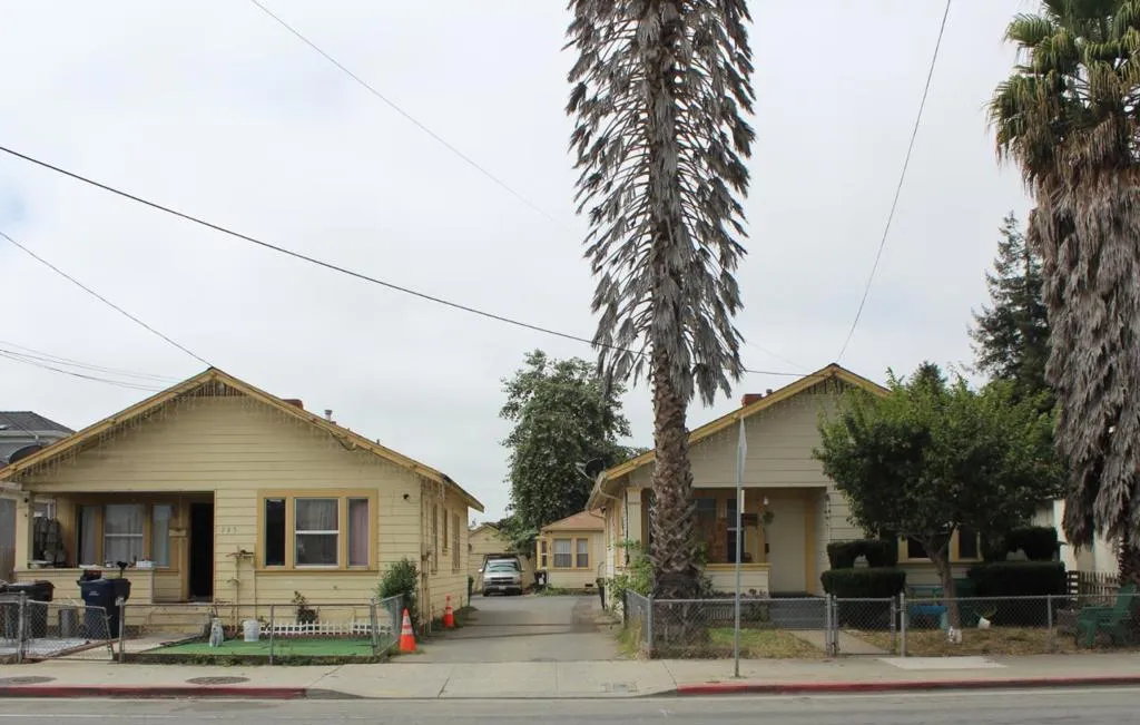 735 Rodriguez St