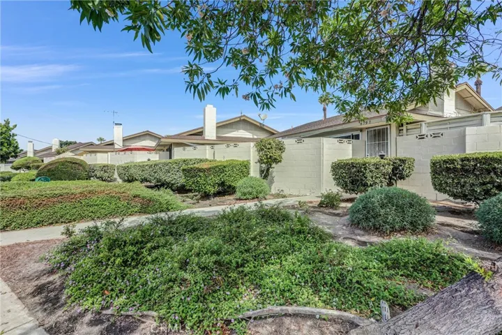 679 S Indian Hill B, Claremont, California 91711 — photo 4