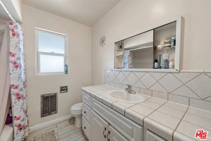 Bathroom 1 Virtually Unfurnish