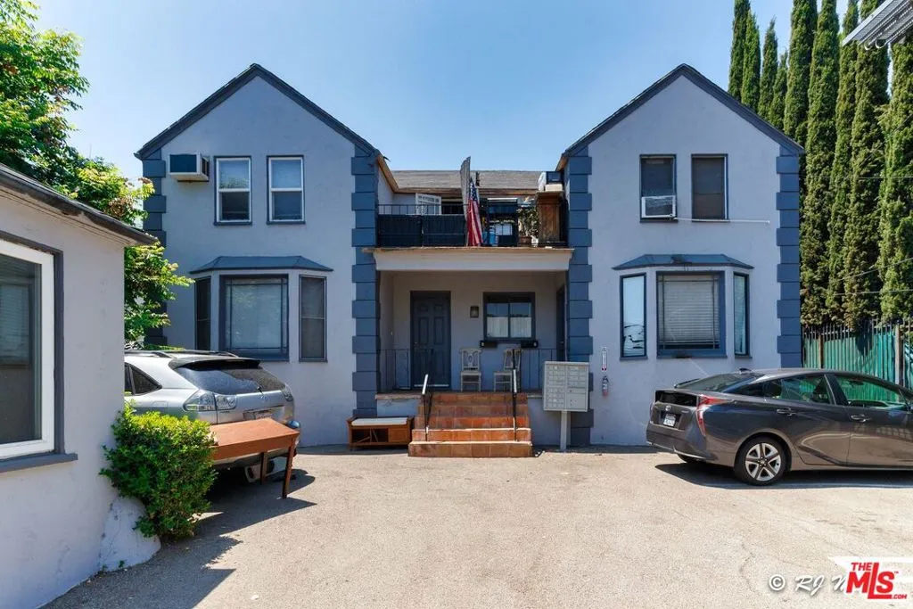 11472 Ventura E