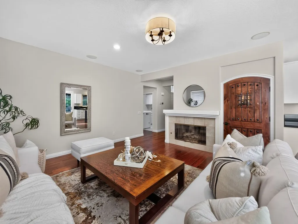 Wine cellar between the kitchen and living area