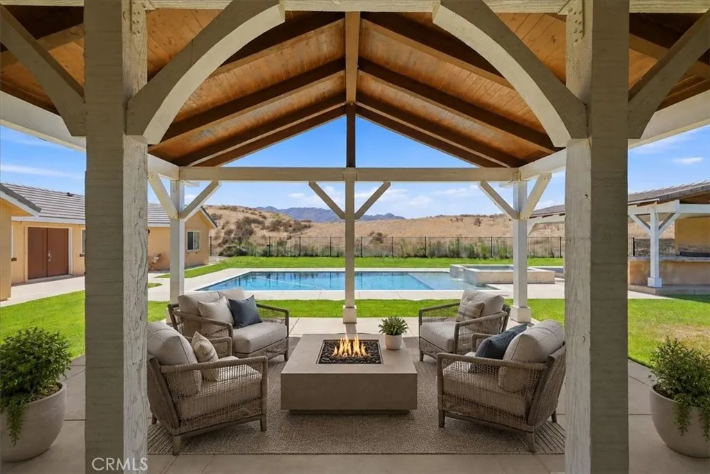 Virtually enhanced -gazebo