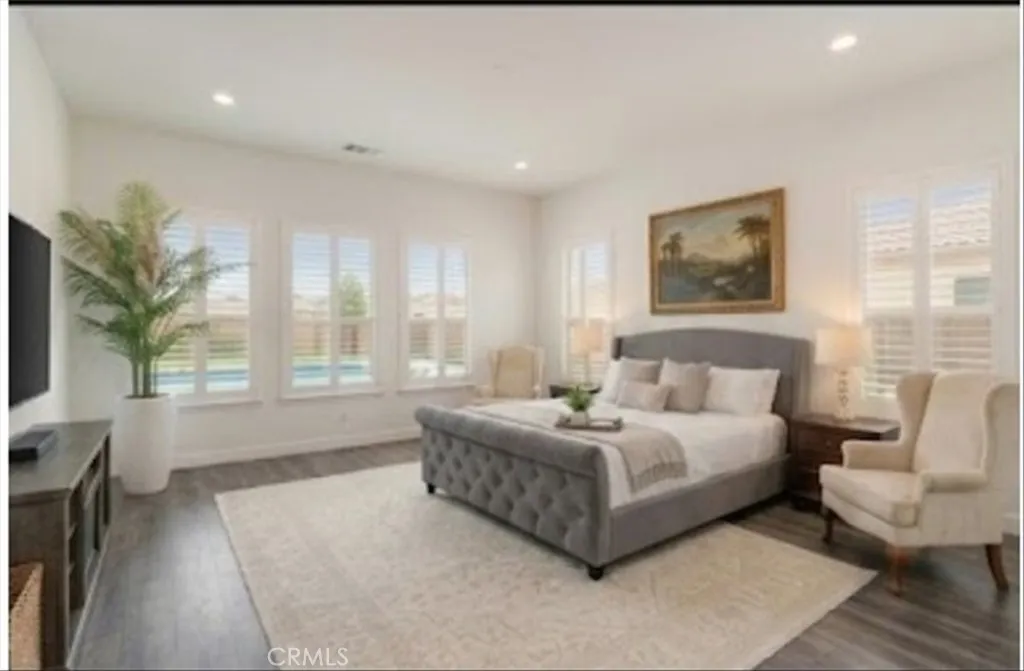 Virtually enhanced -primary suite