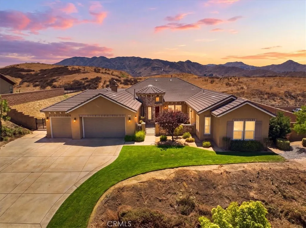 Sunset-Front Exterior