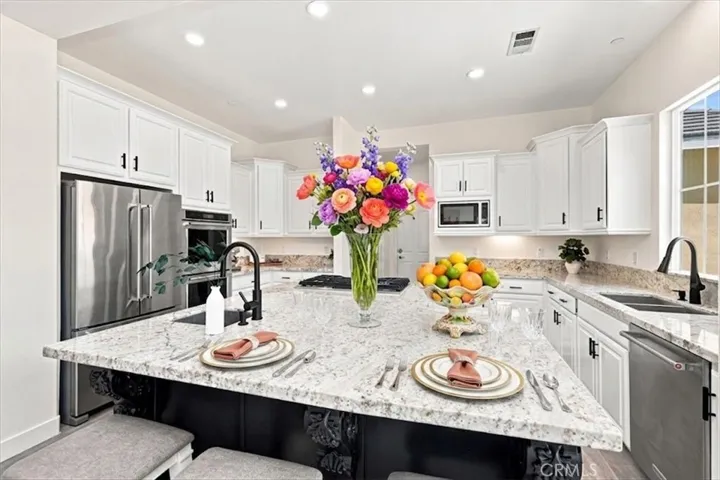 Virtually enhanced -kitchen