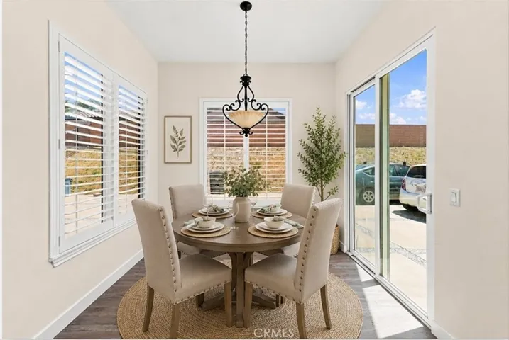 Virtually enhanced -breakfast nook