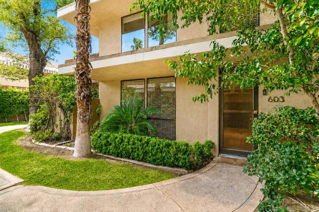 2501 N Indian Canyon Dr