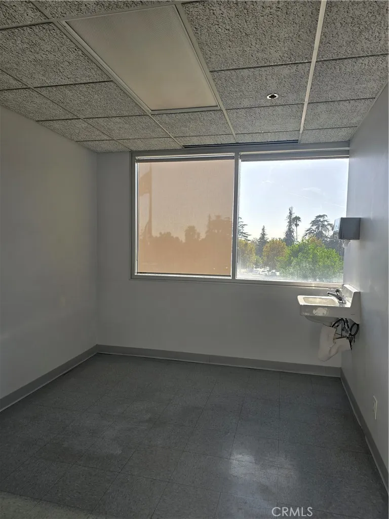 315 N 3rd Avenue 304, Covina, California 91723 — photo 4
