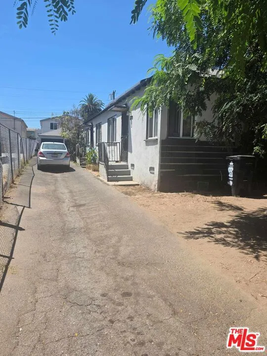 Ext & Driveway 2