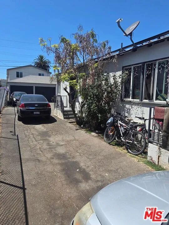 Ext & Driveway