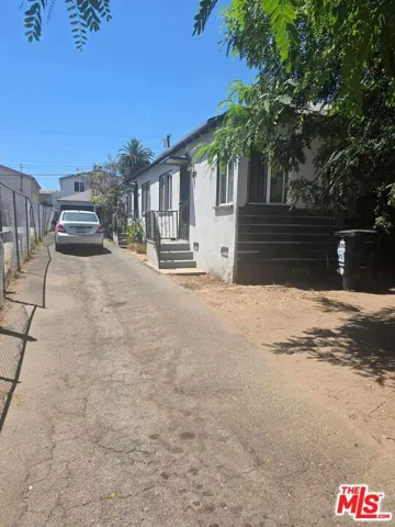 Ext & Driveway 2