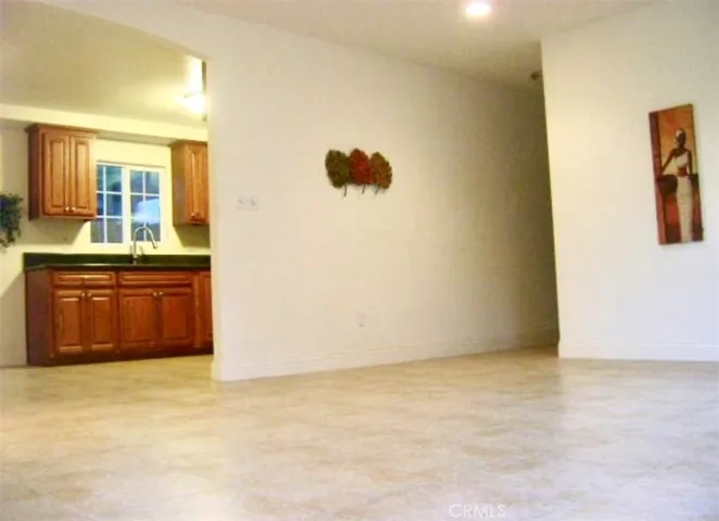 Photo was taken before tenant moved in