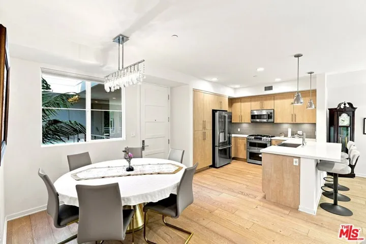 4240 Laurel Canyon Boulevard 305, Studio City, California 91604 — photo 5