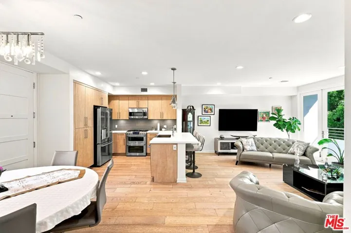 4240 Laurel Canyon Boulevard 305, Studio City, California 91604 — photo 4