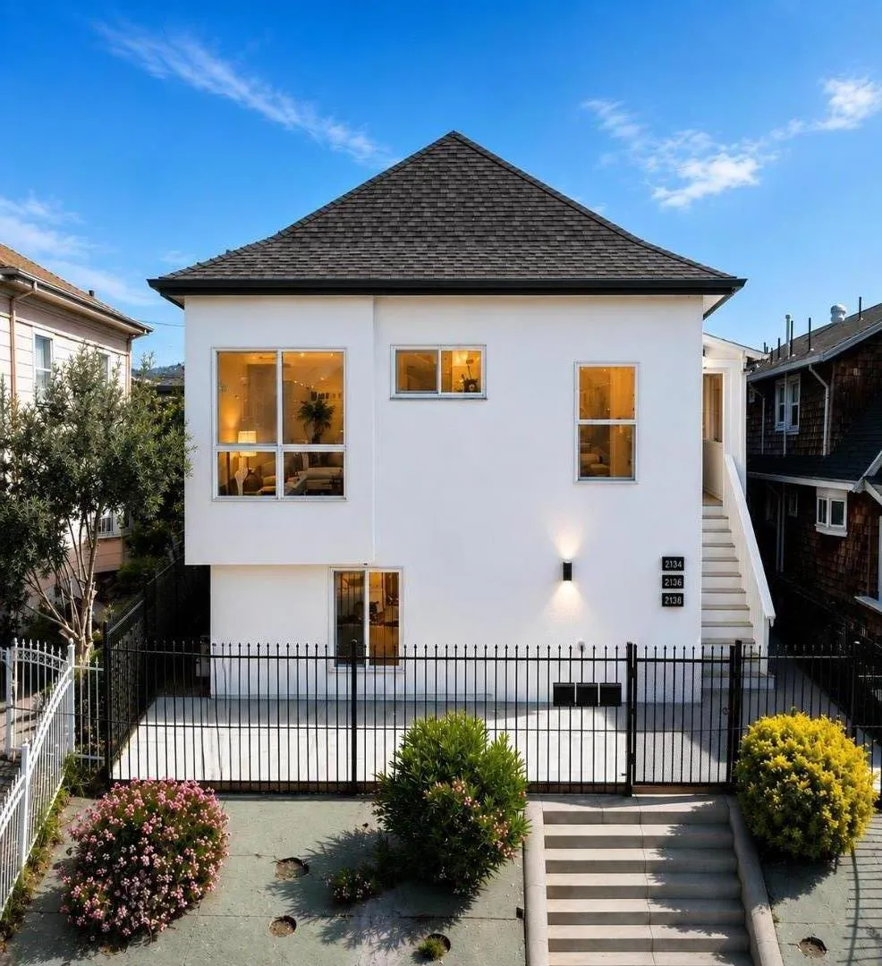 2136 Foothill Blvd