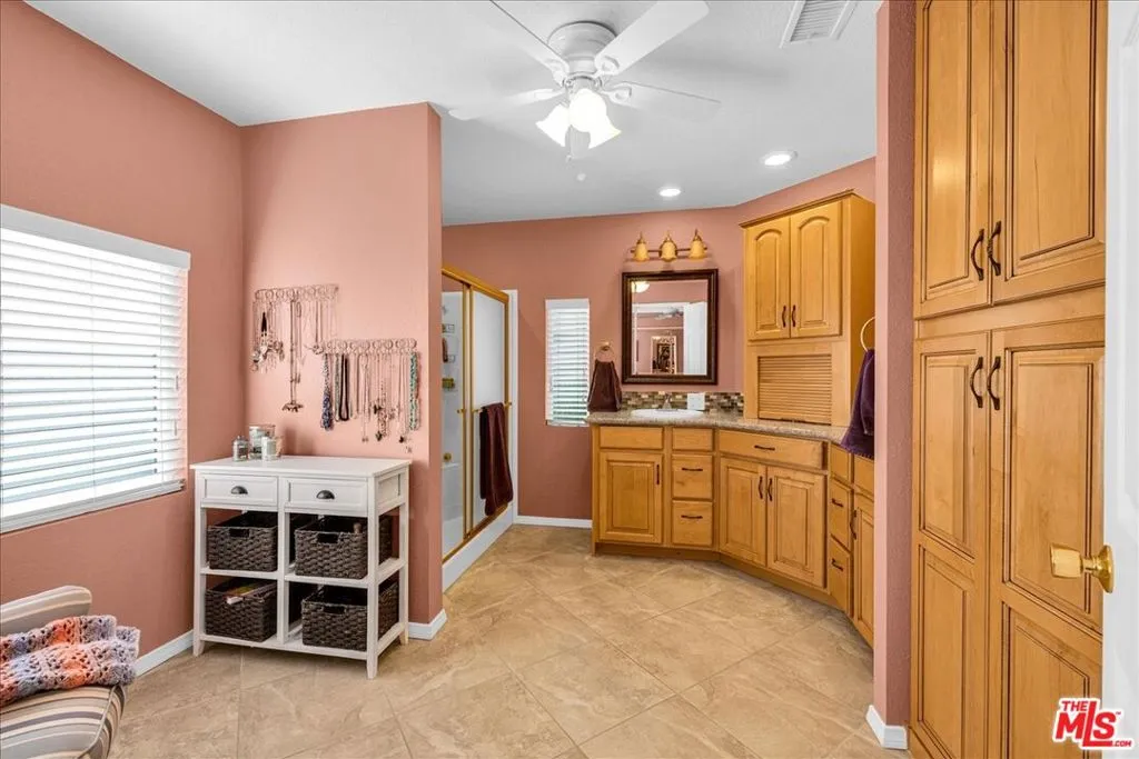 Primary En-Suite Bath