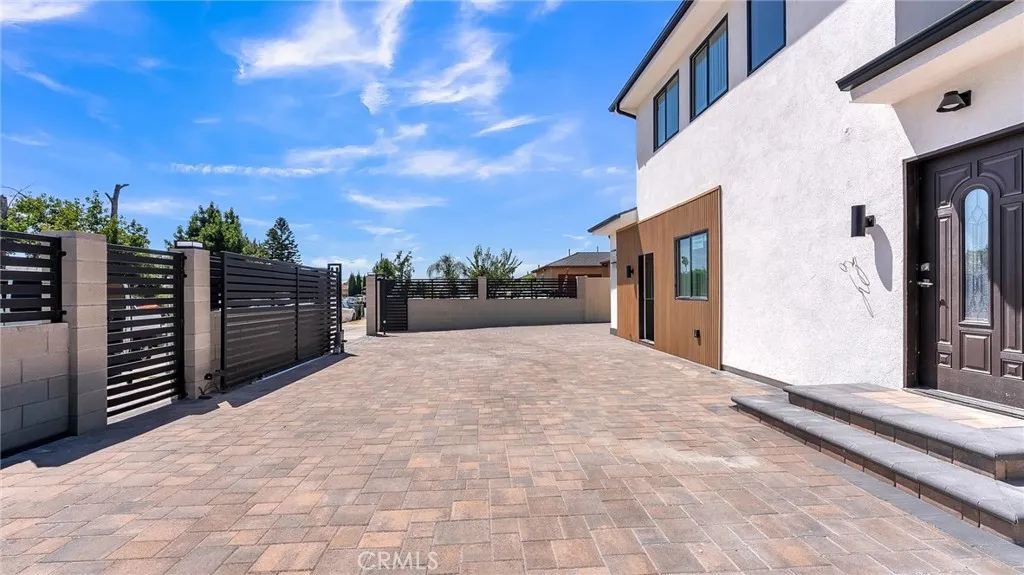 7733 Craner, Sun Valley, California 91352 — photo 4