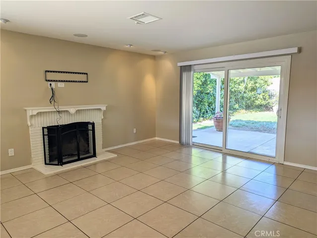 533 Esther Way, Redlands, California 92373 — photo 4