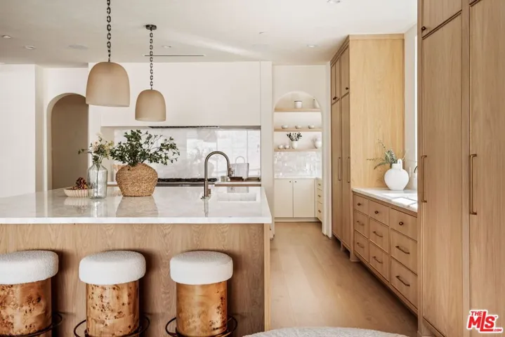 11621 Hesby Street, Valley Village, California 91601 — photo 4